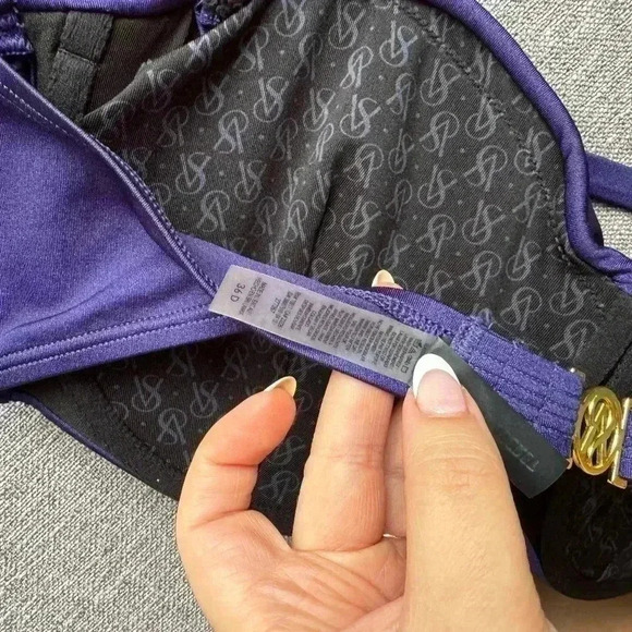 Victorias Secret Twist Push-Up Bikini Top - Picture 5 of 5